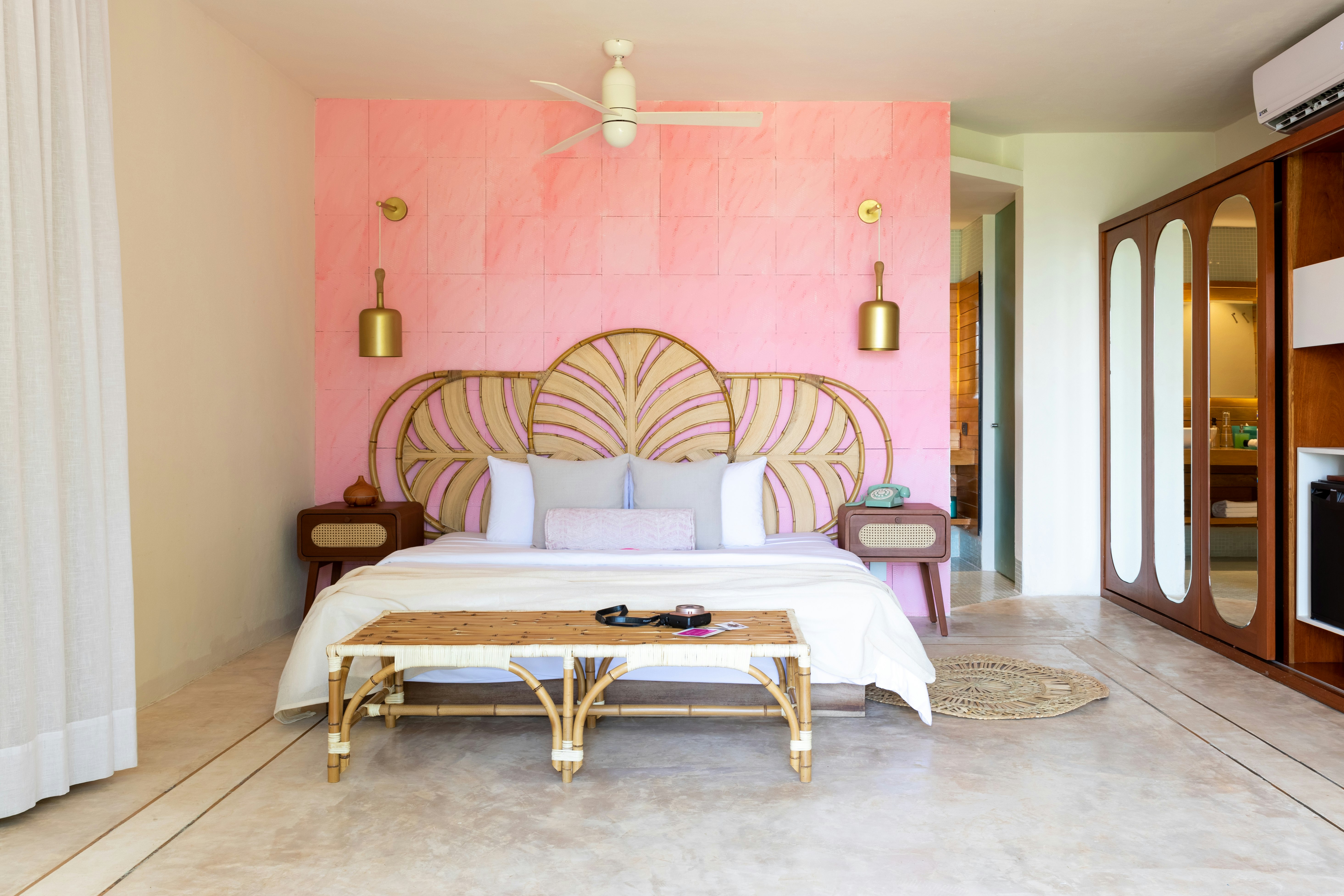 Sea View Room with Plunge Pool - Bedroom