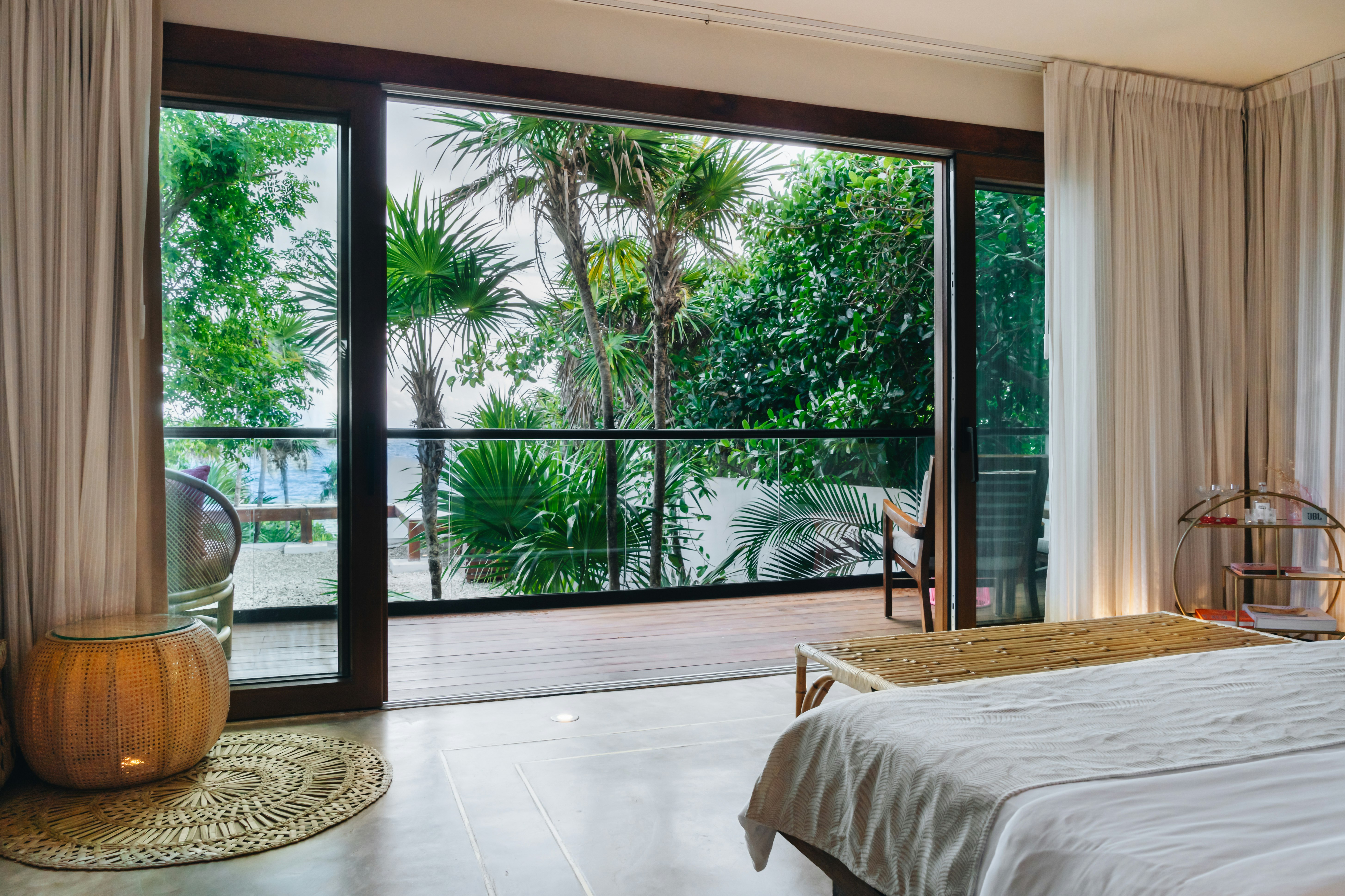 Jungle View Room - Bedroom