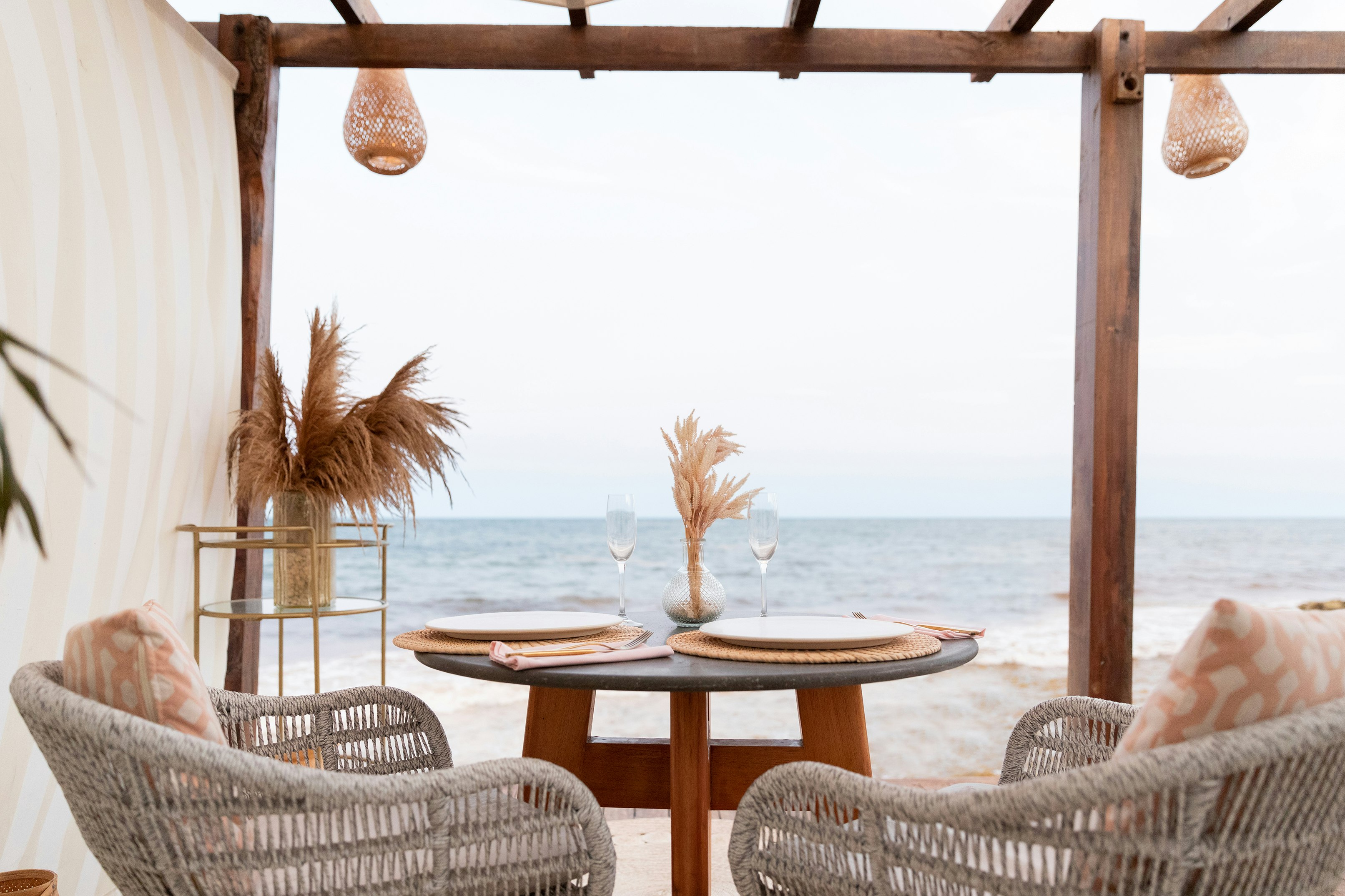 Oceanfront Dining