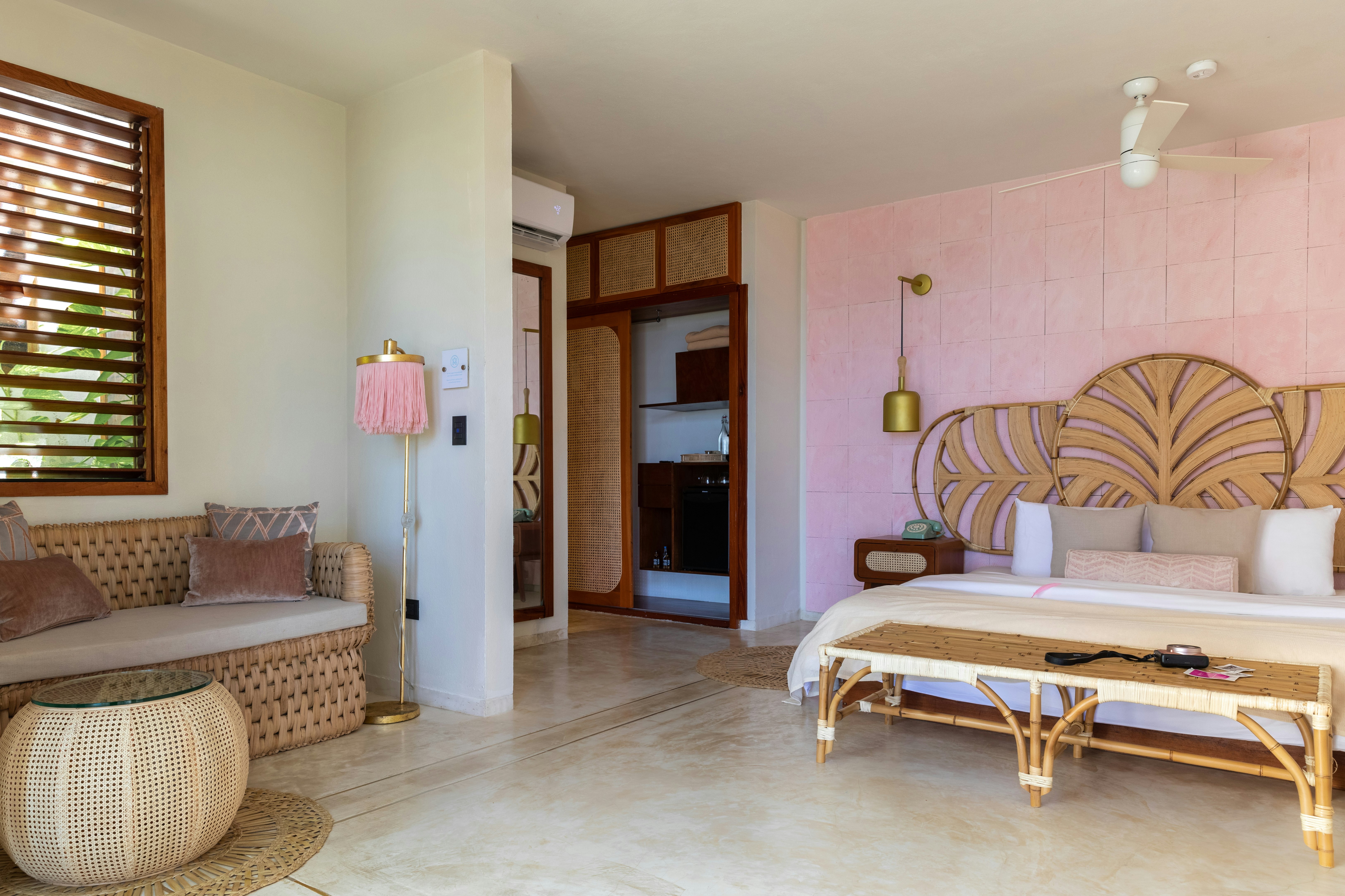 Partial Sea View Room with Plunge Pool - Bedroom