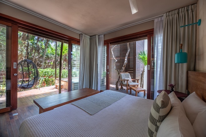 Jungle View Room with Plunge Pool - Bedroom