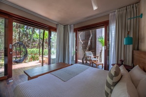 Jungle View Room with Plunge Pool - Bedroom
