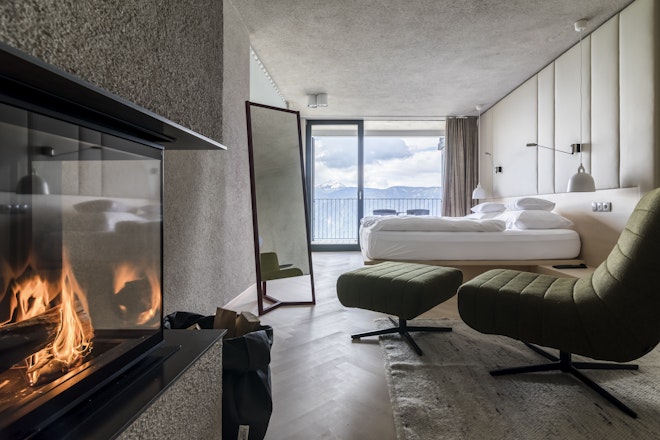 Deluxe Room - Living Area