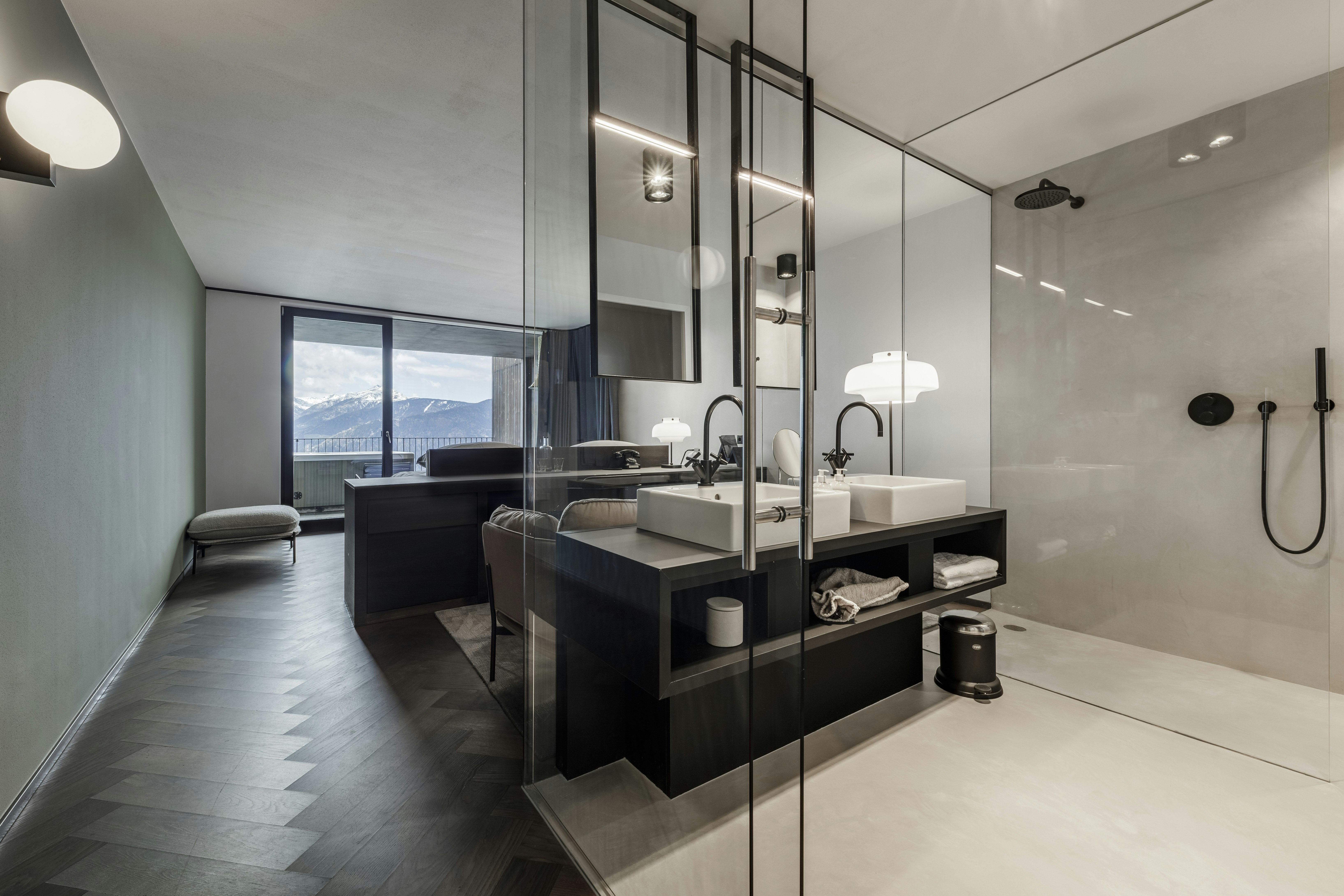 Urban with Jacuzzi - Bathroom