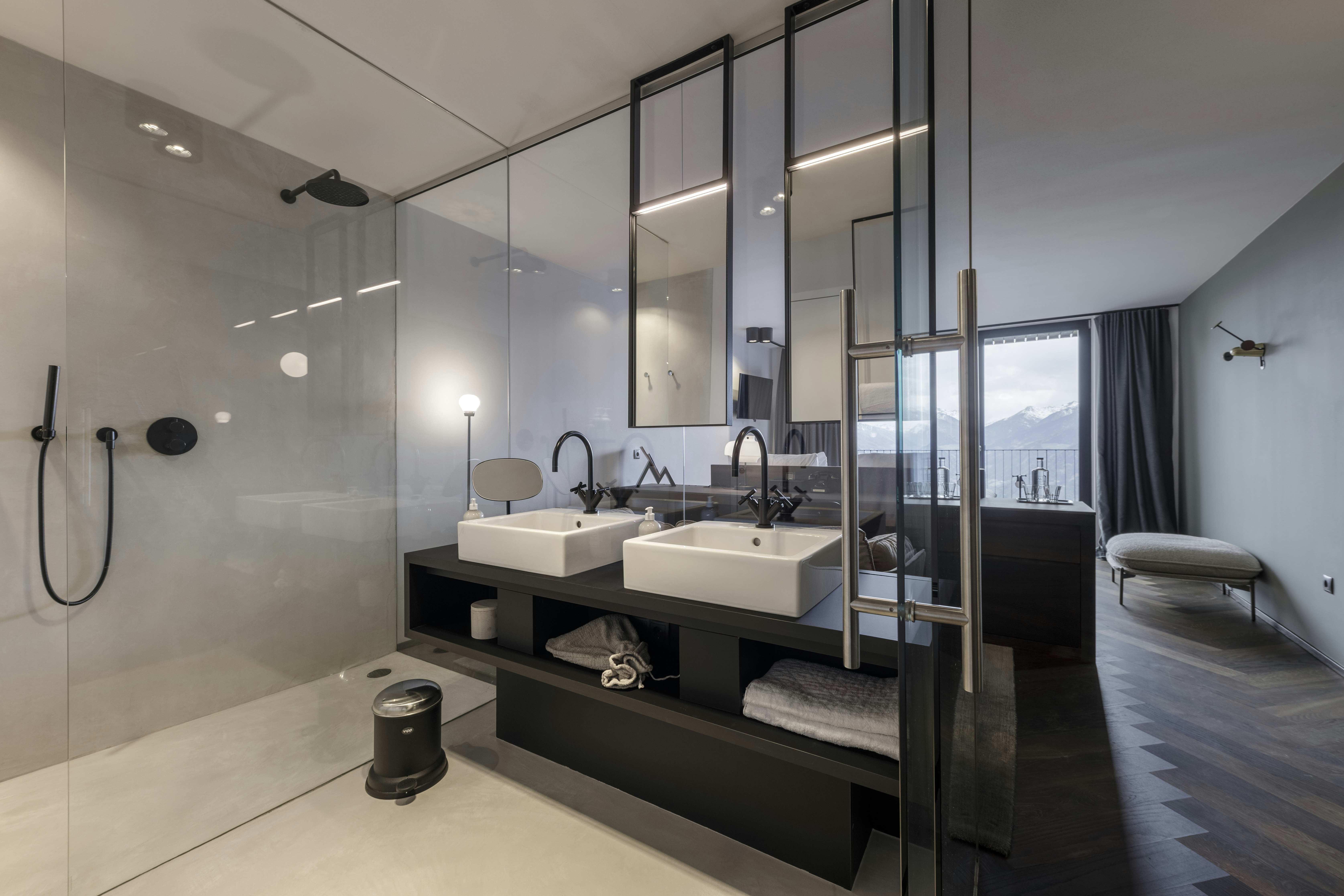 Urban Room - Bathroom