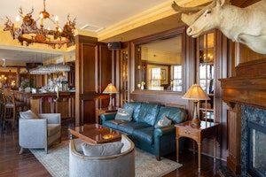 Lounge Sitting Area