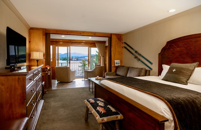 King Oak Knoll Room