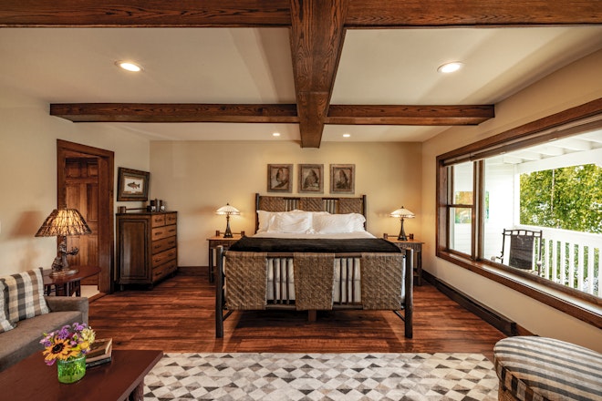 Lakeside Suite 3