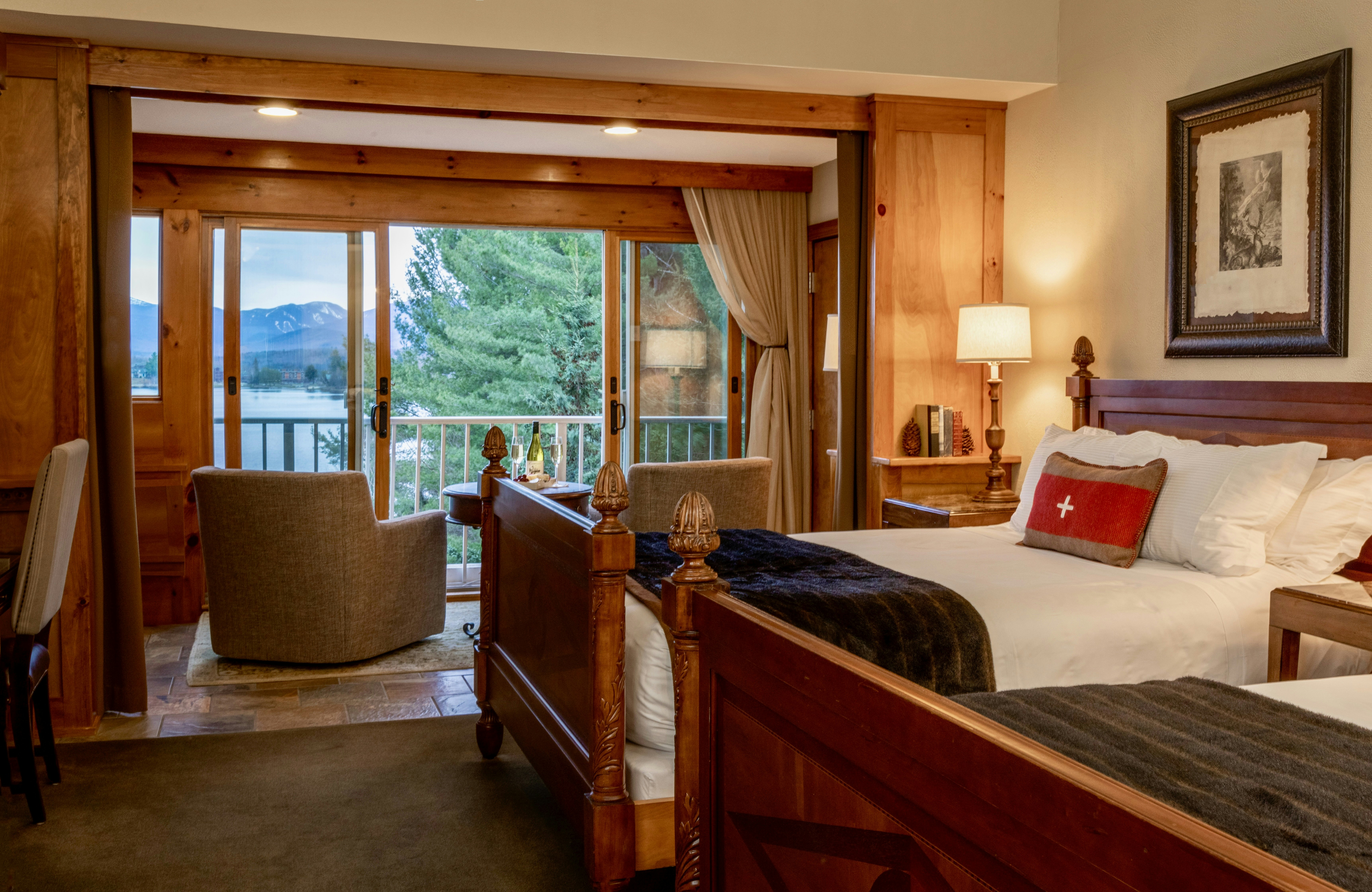 Queen Great Range Room