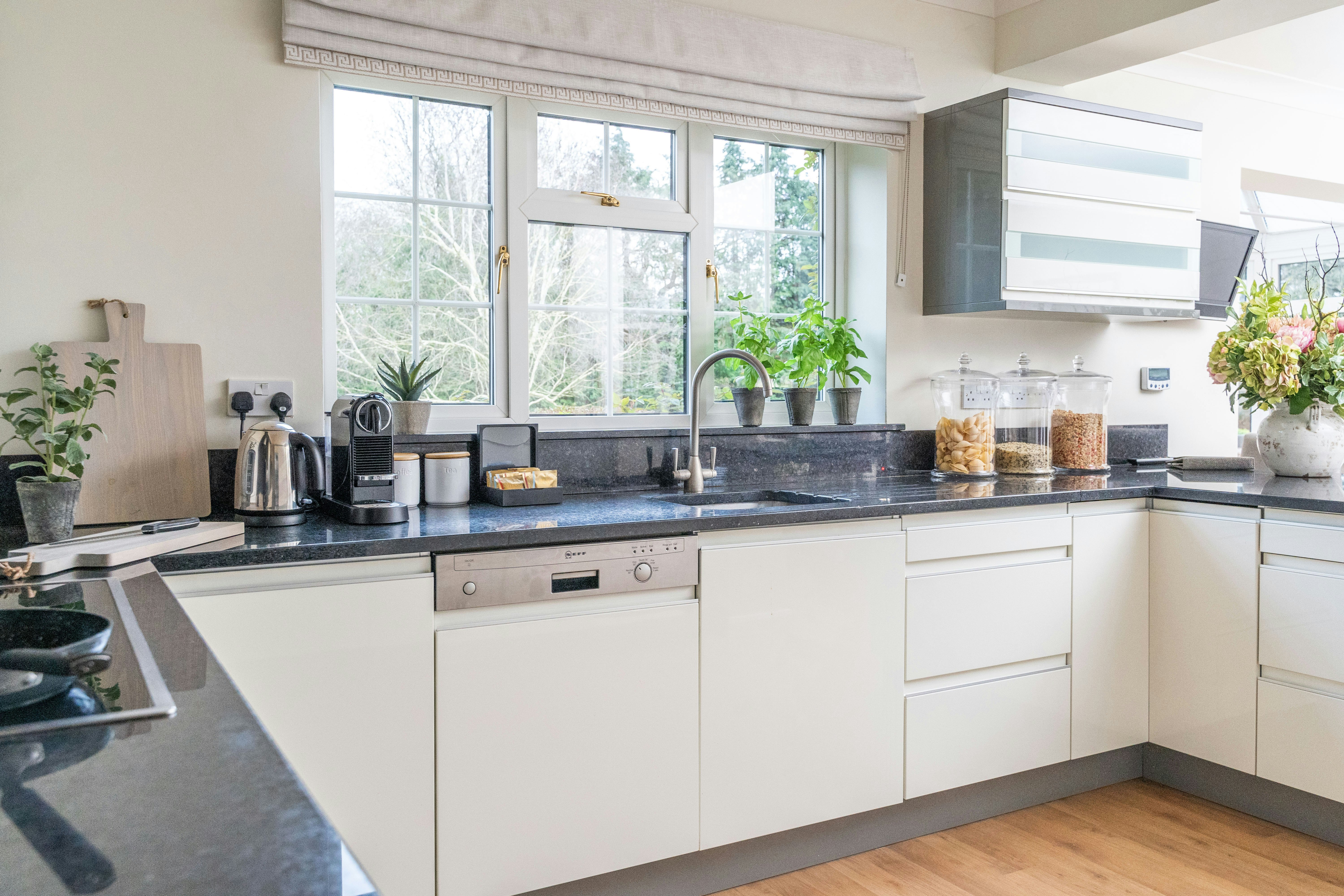 Brook House Residence - Kitchen