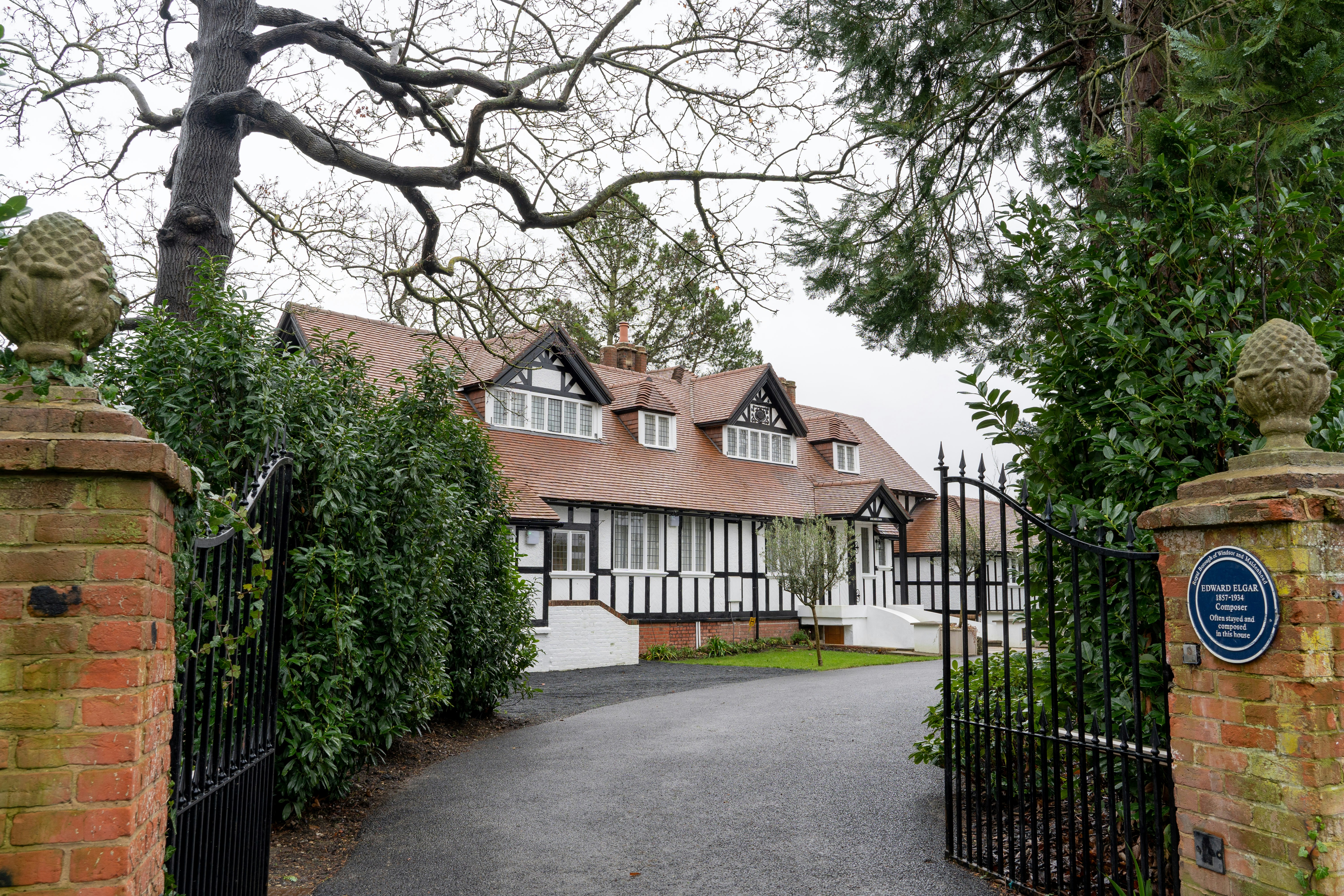 Long White Cloud - Exterior