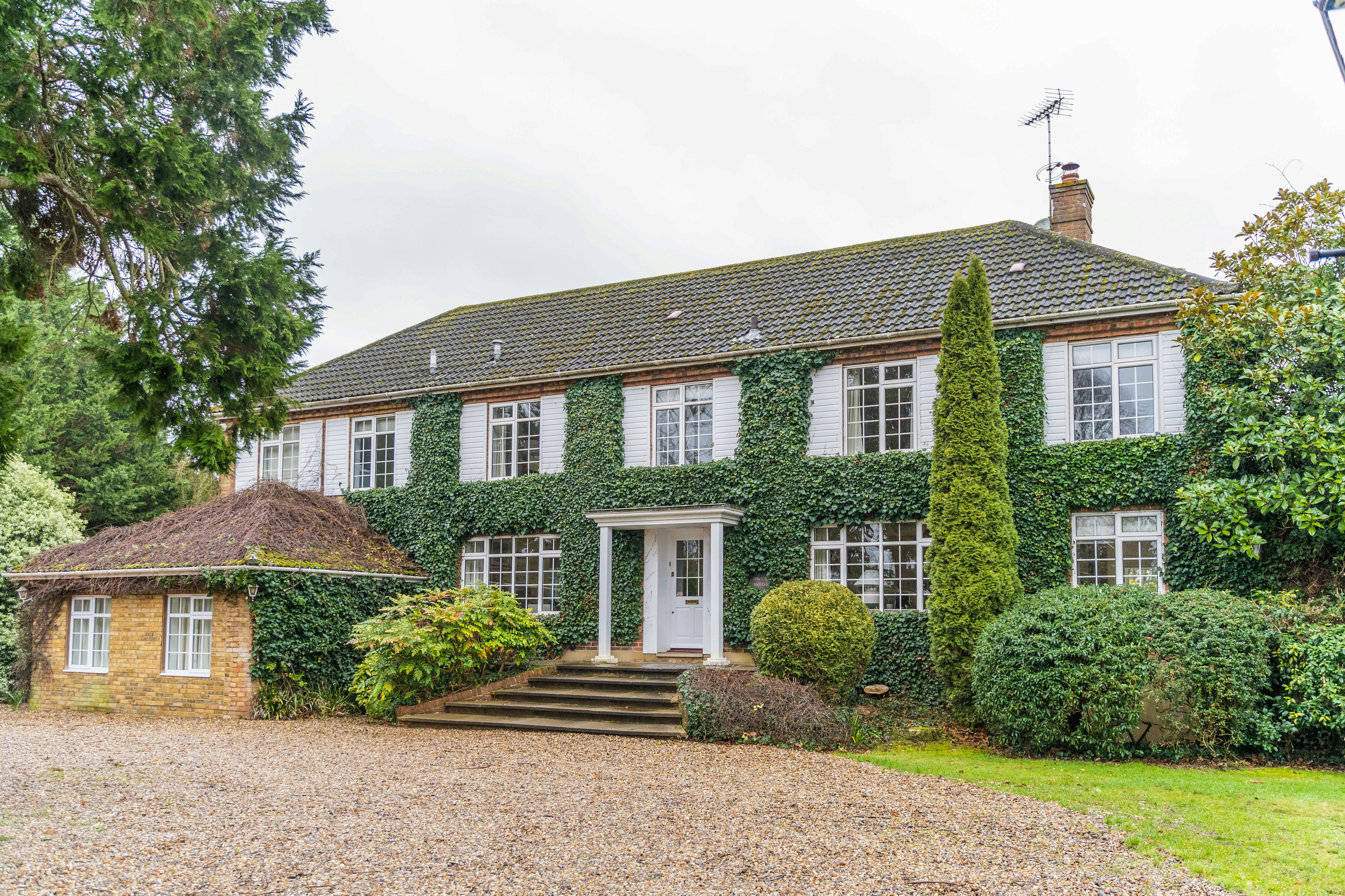 Brook House Residence - Exterior