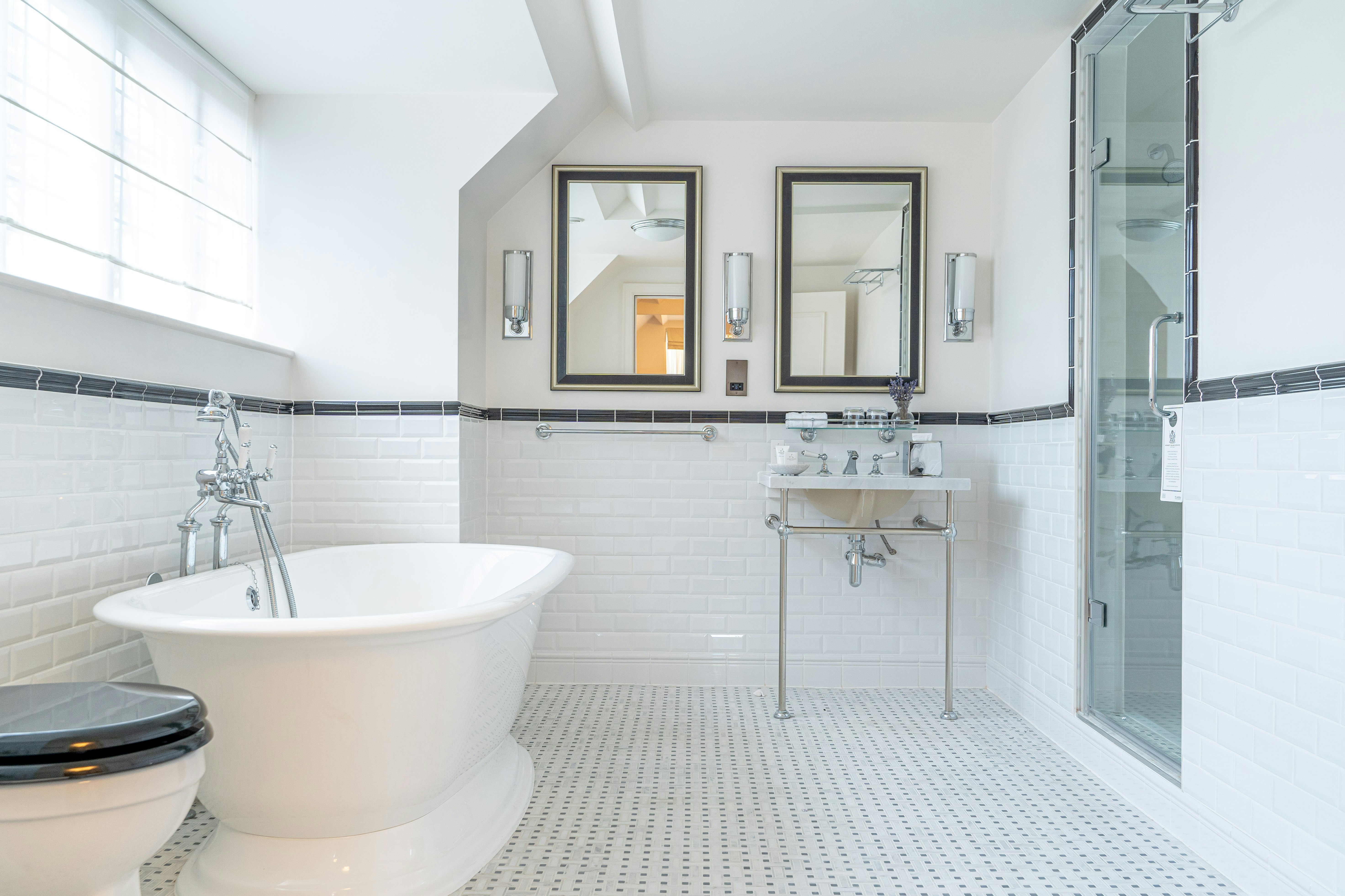 Long White Cloud - Bathroom