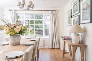 Brook House Residence - Dining Area