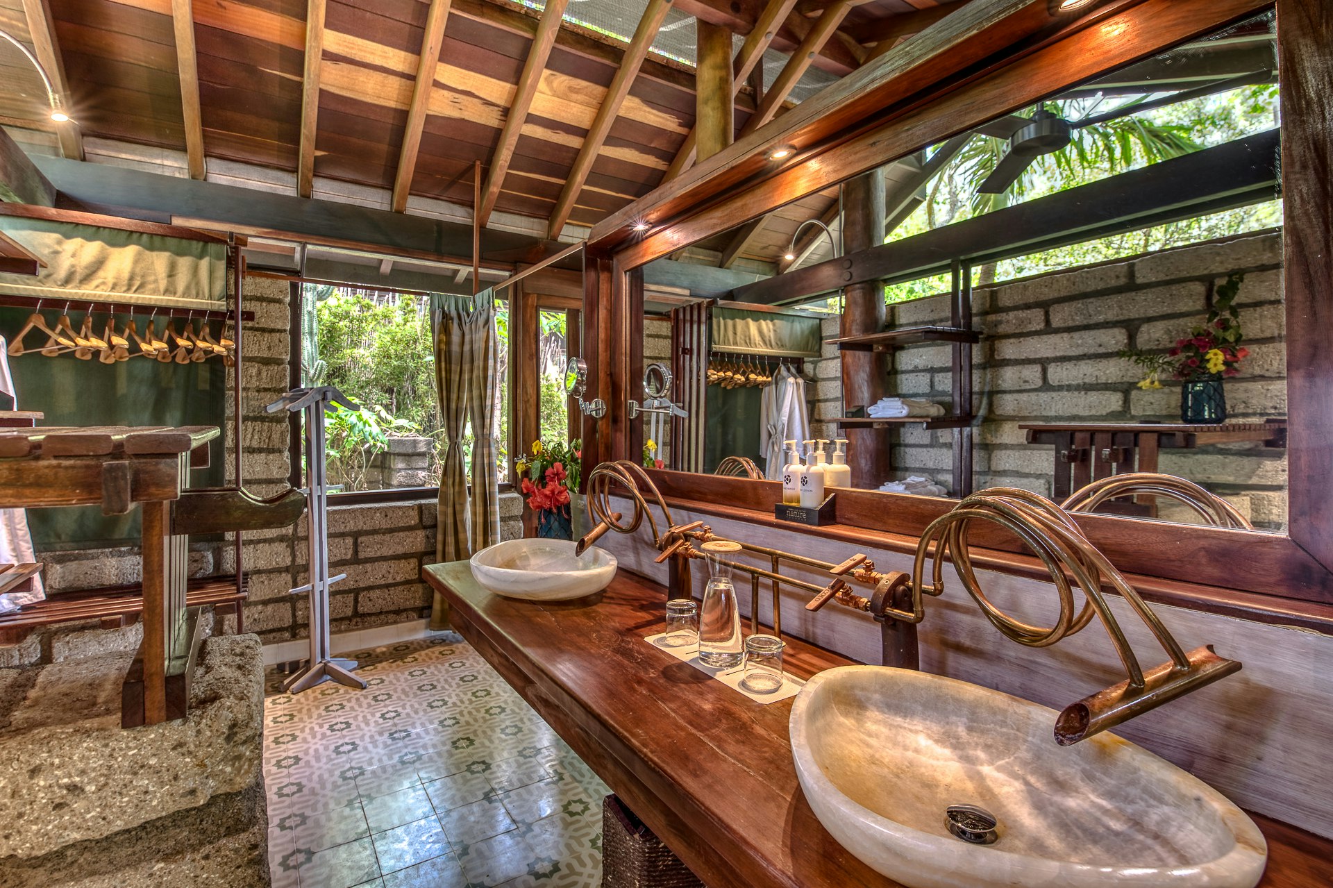 Ocean View Bungalow - Bathroom