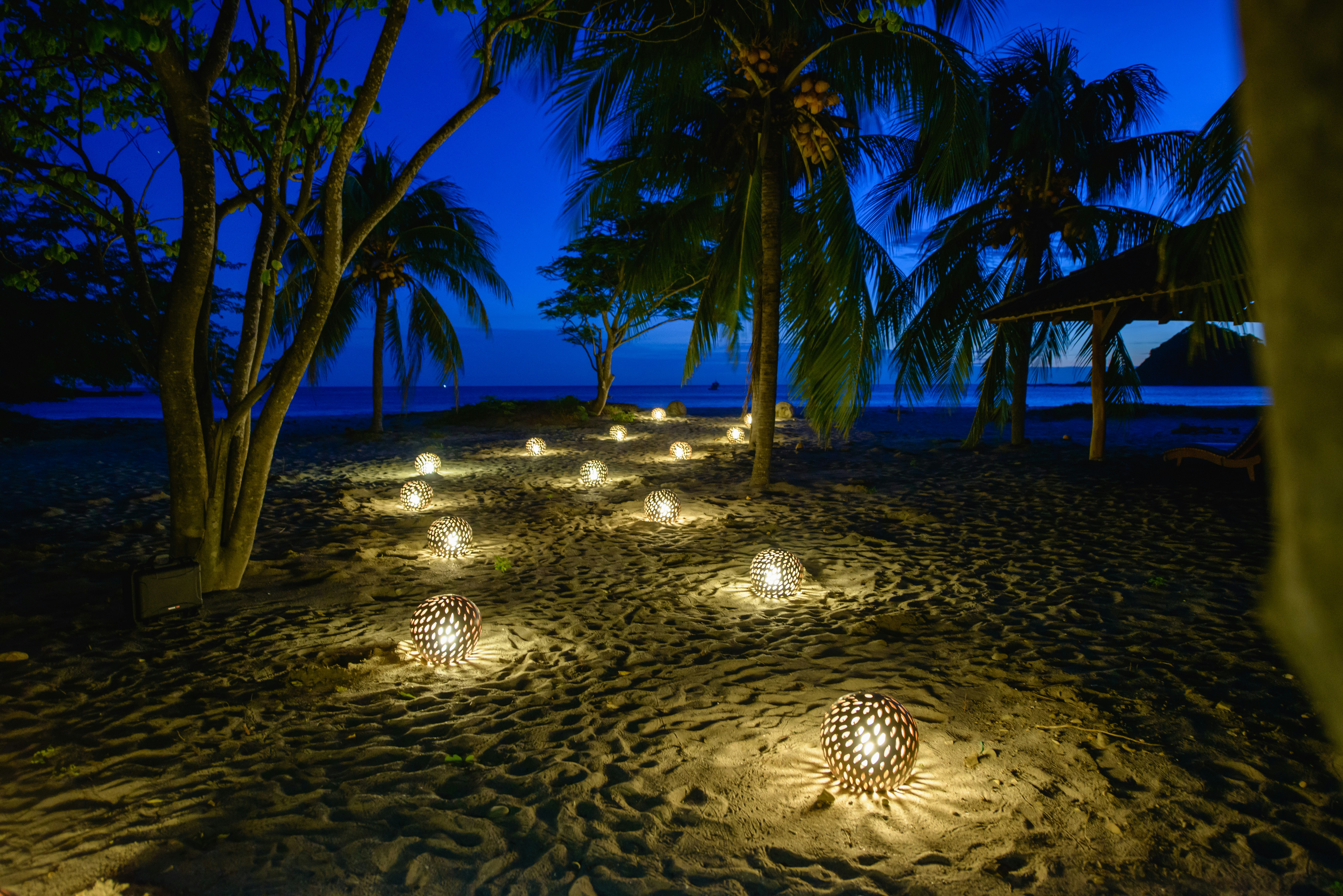 Morgans Rock walk way to the beach