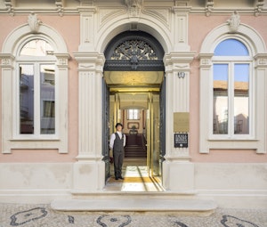 MS Collection Aveiro - Entrance
