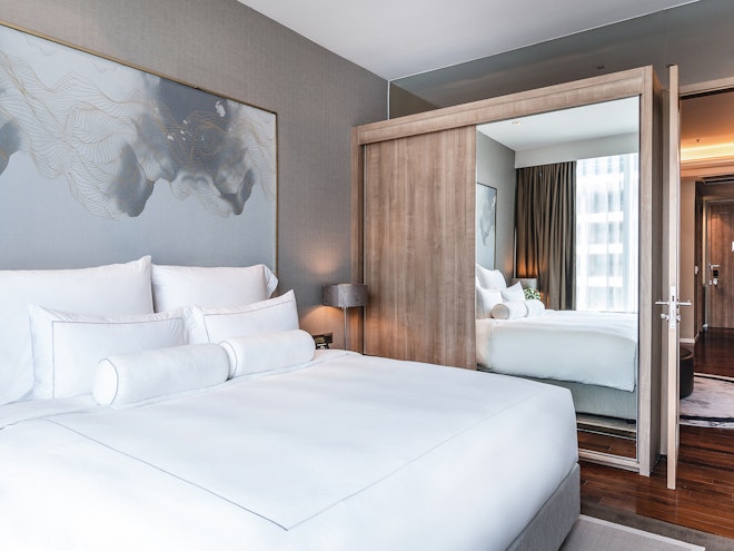 Junior Suite King - Bedroom