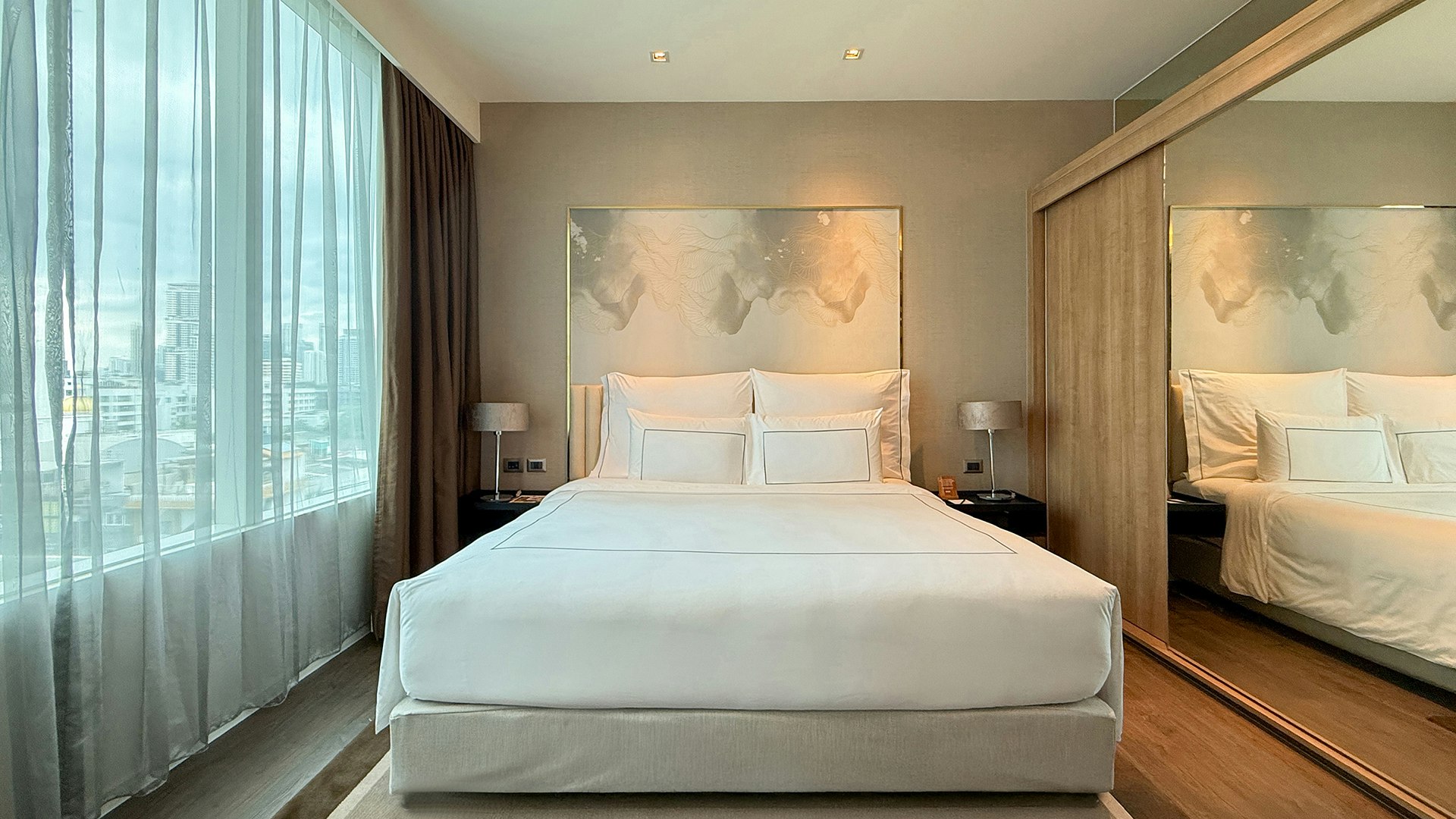 Junior Suite King - Bedroom