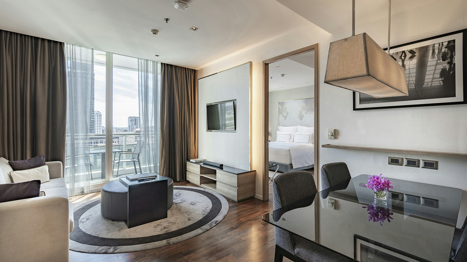 Junior Suite King with Balcony DEC