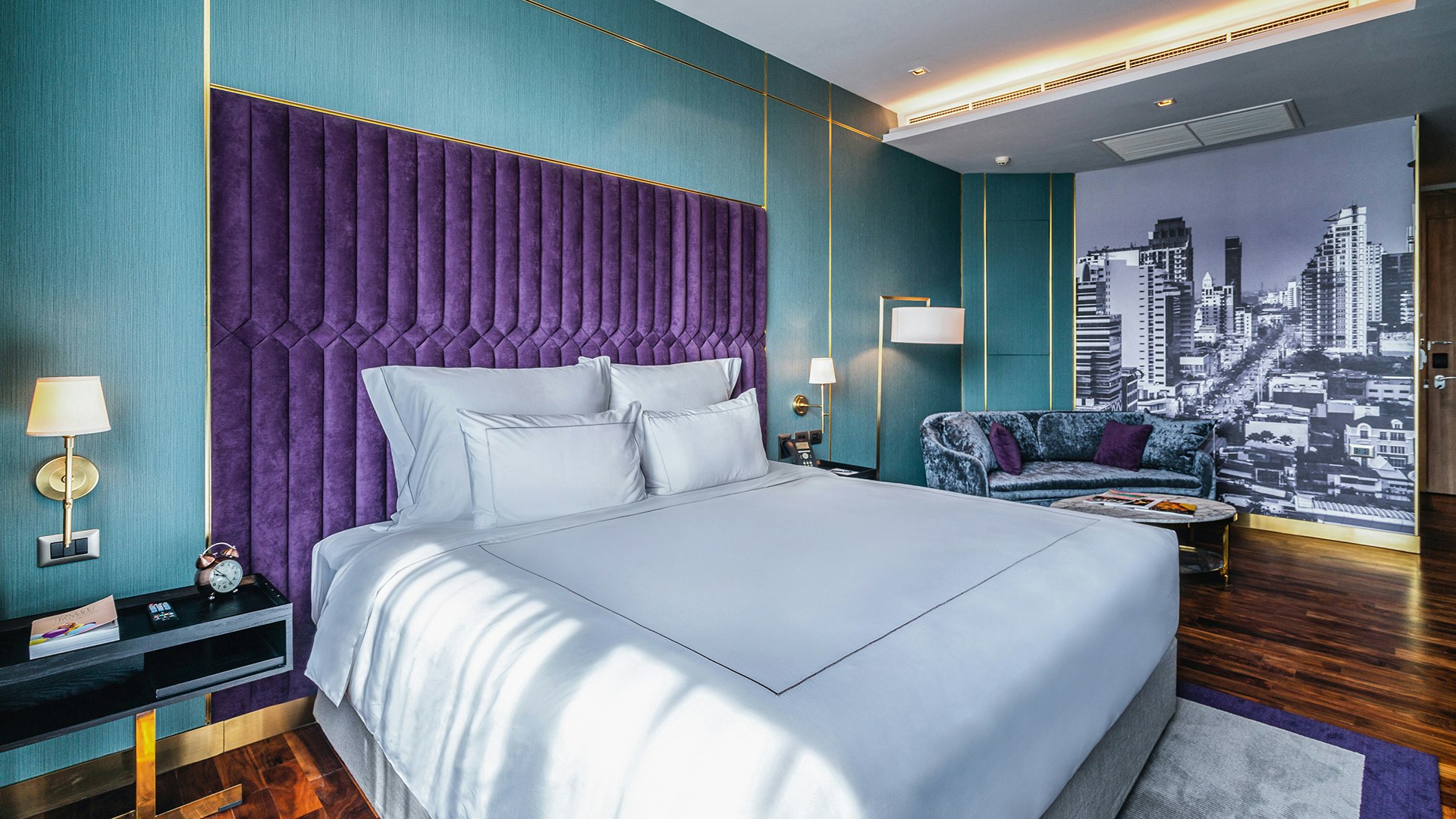 Deluxe King - Bedroom