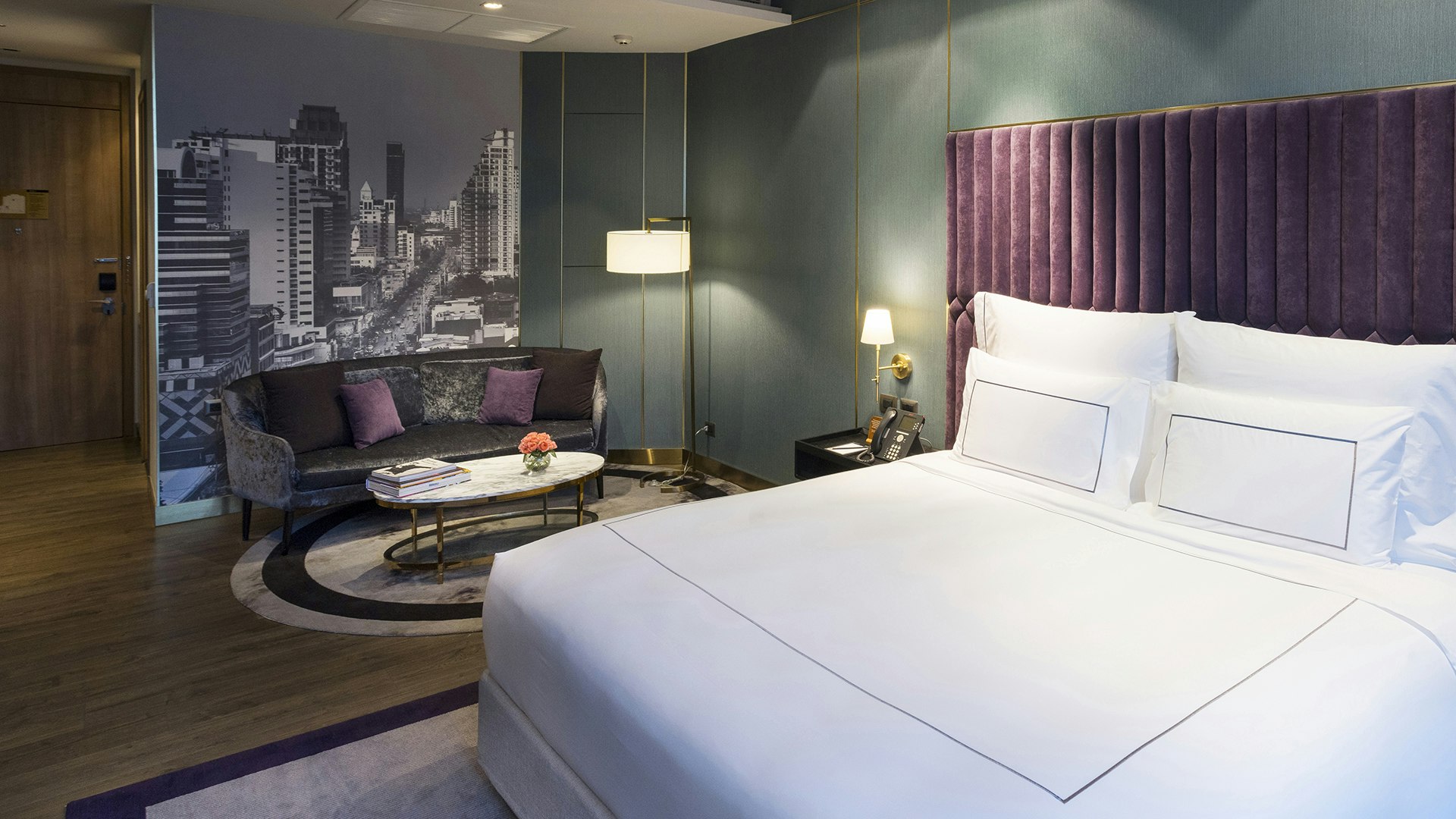 Deluxe King - Bedroom