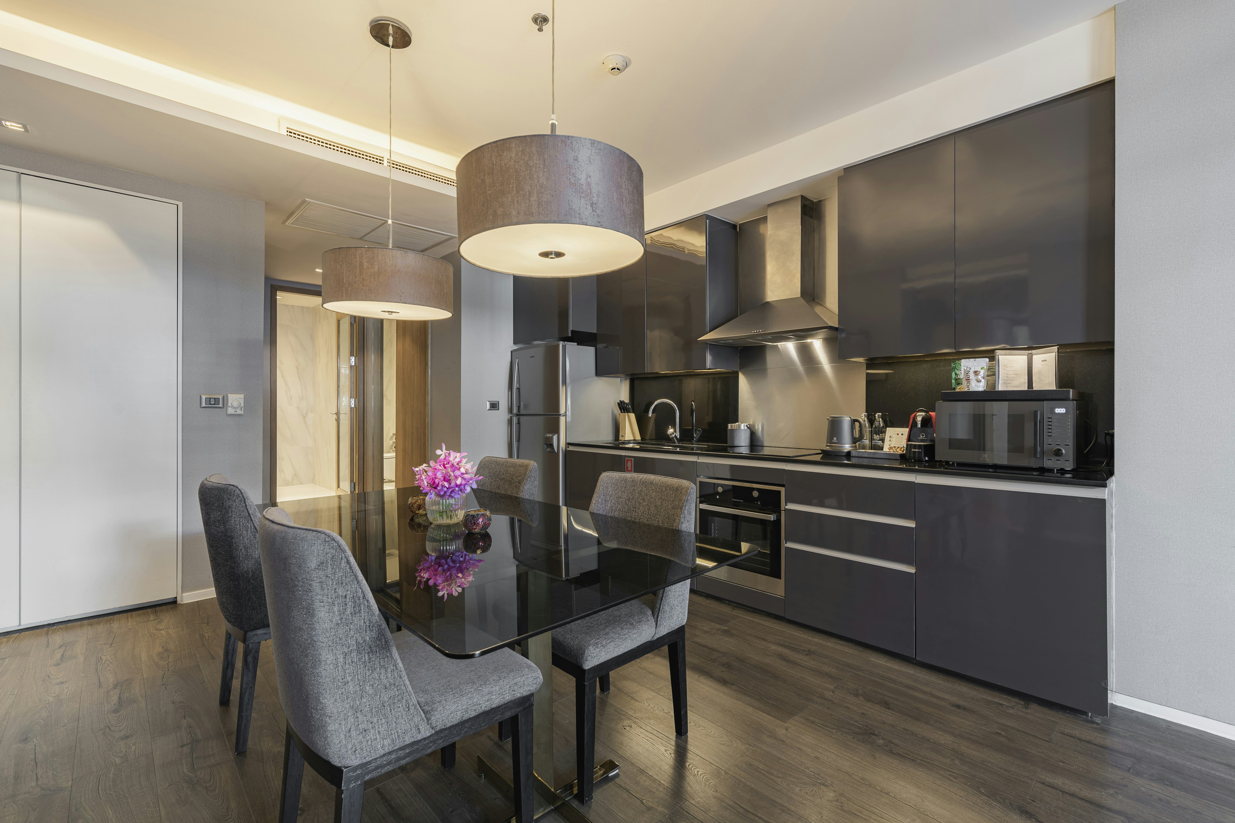 Garden View Two Bedroom Suite With Terrace - Kitchen