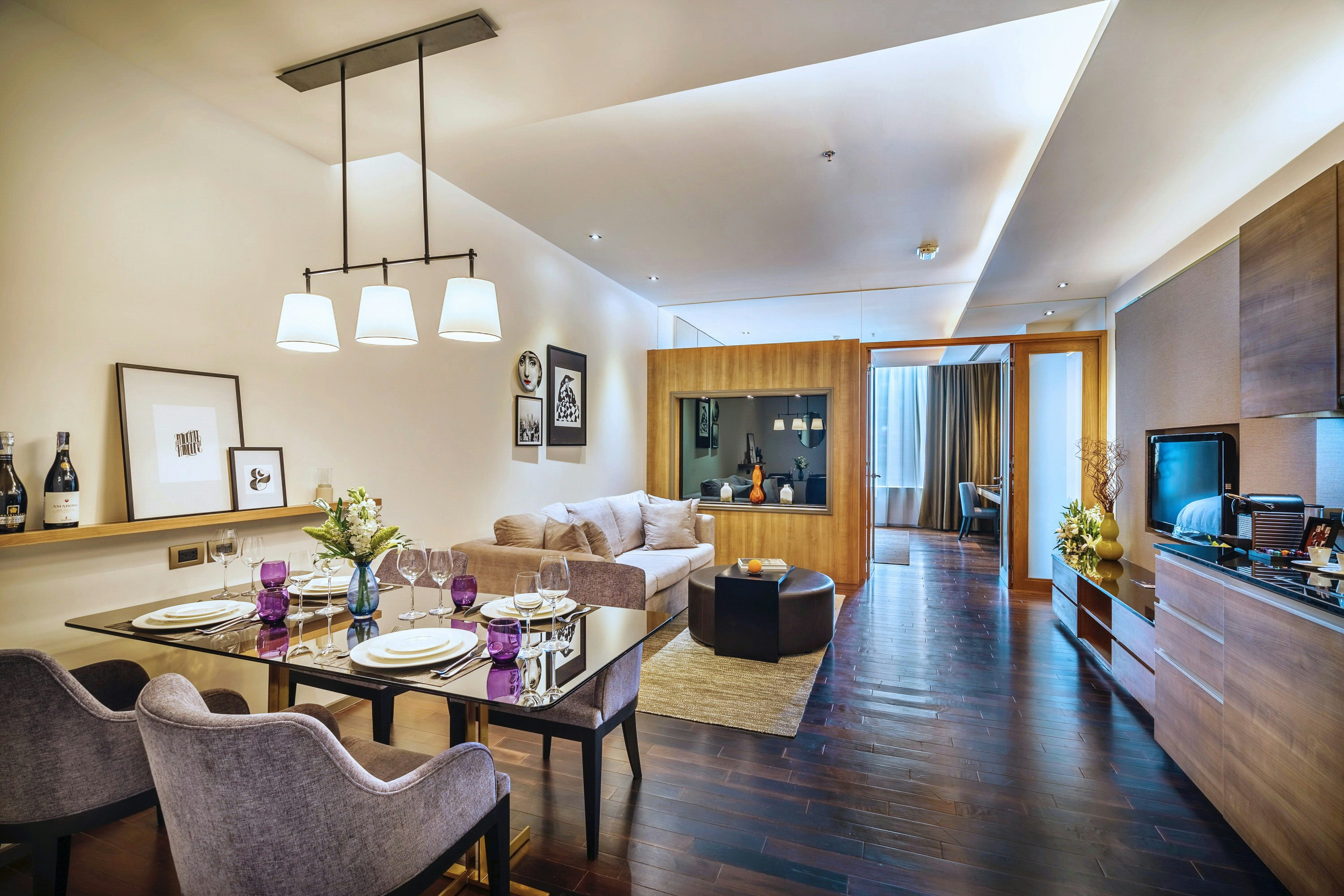 Junior Suite King - Living Area