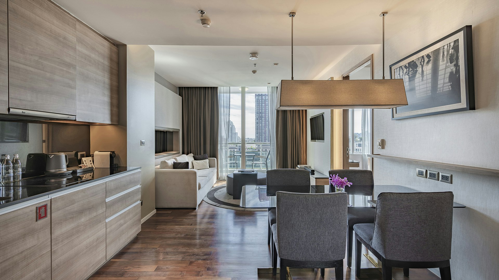 Junior Suite King with Balcony DEC