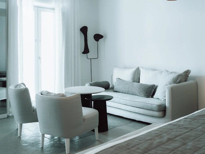 Standard Ground Suite - Living Area