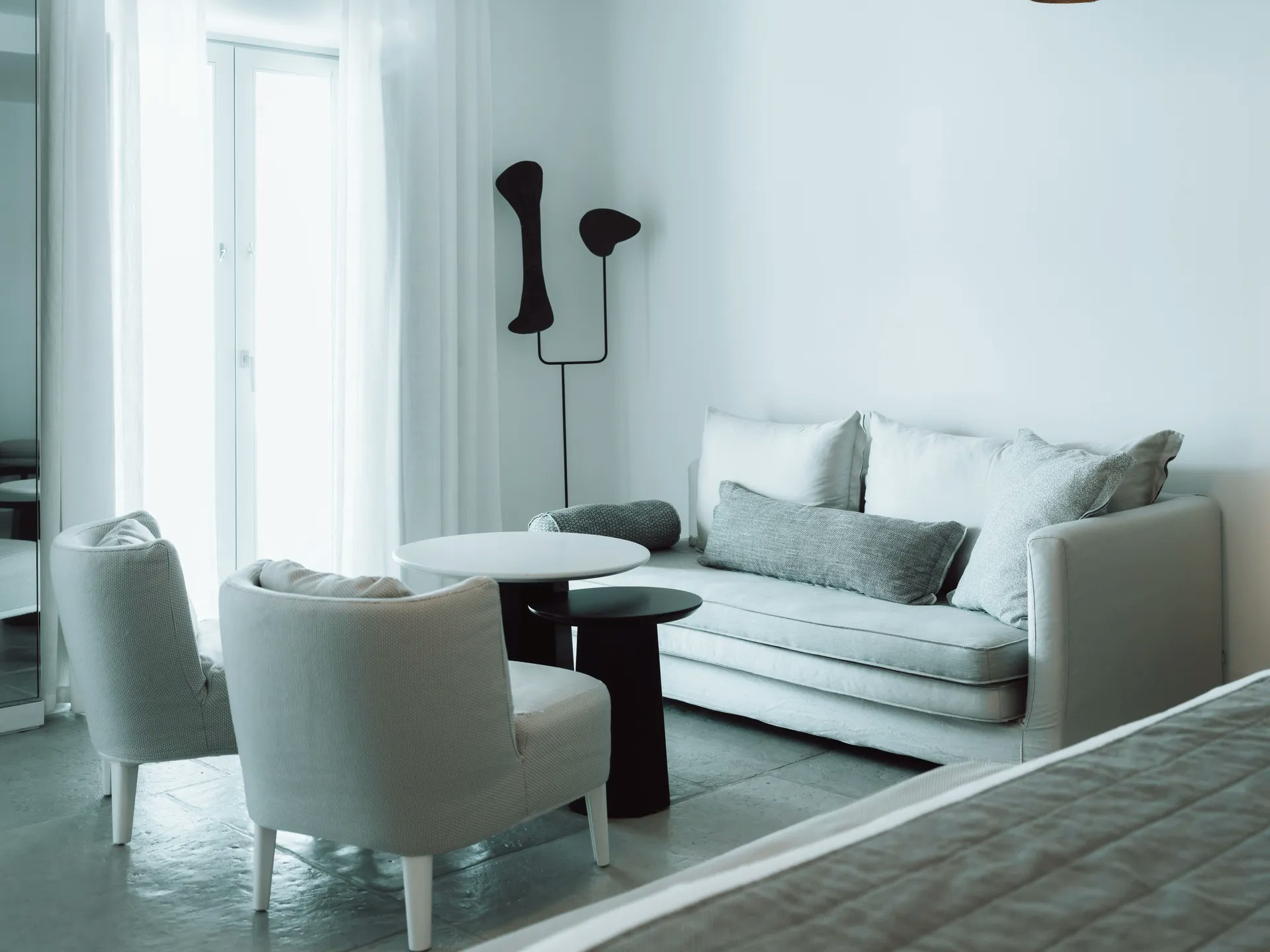 Standard Ground Suite - Living Area