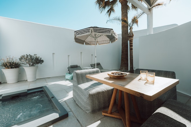 Deluxe Room Private Patio Hot Tub - Patio