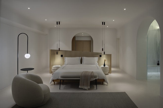 Grand 4-Bedroom Villa - Master Bedroom