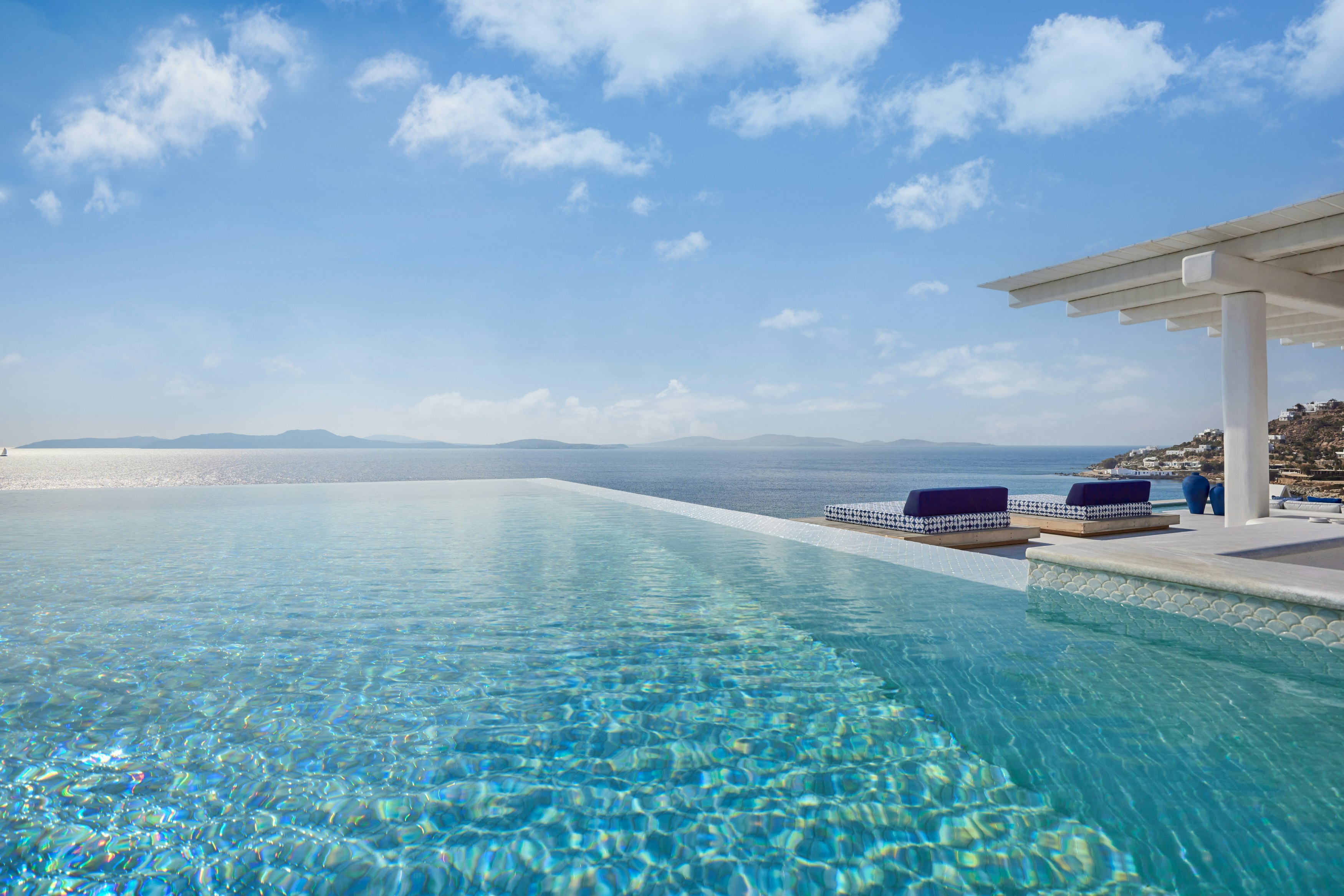 Grand 4-Bedroom Villa - Pool