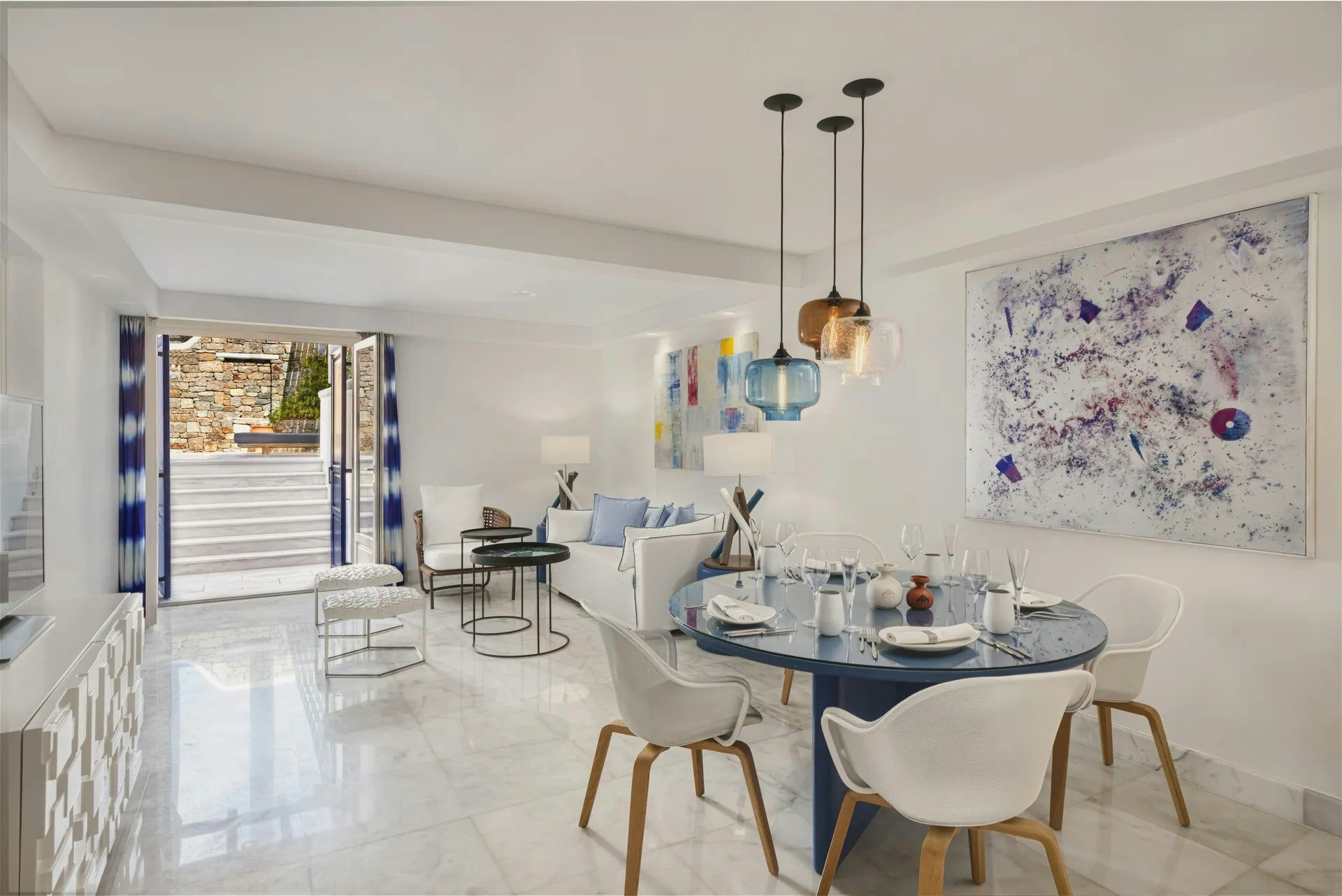 Signature Suite Private Pool - Living & Dining Area