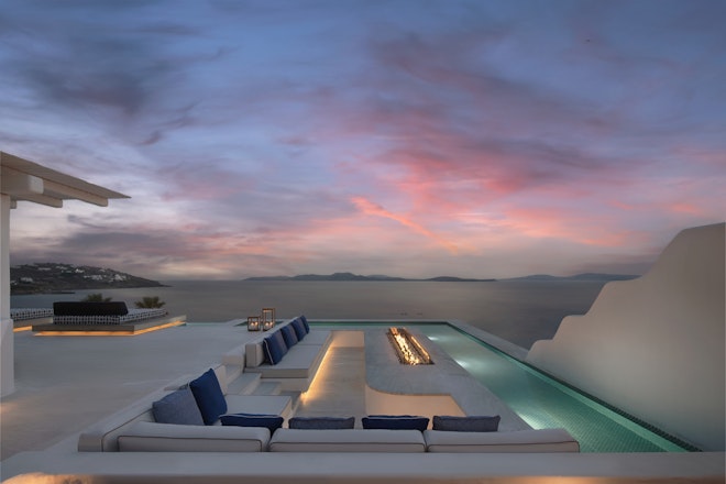 Grand 4-Bedroom Villa - Firepit