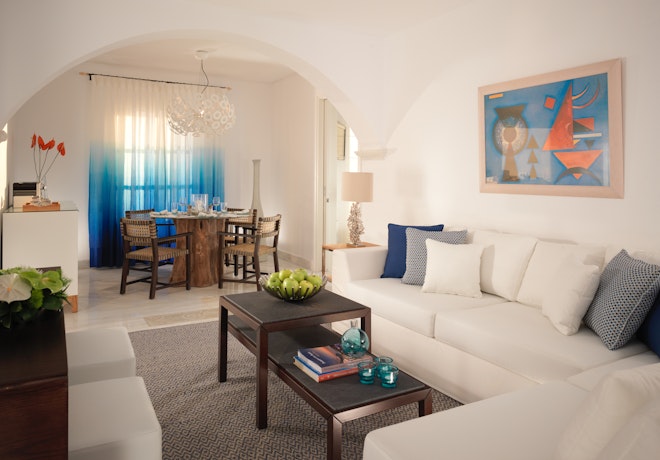 Deluxe Suite Private Pool - Living Area