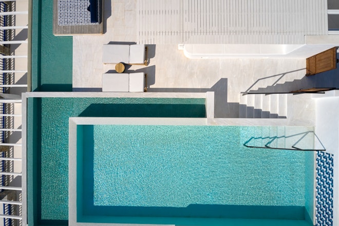 Grand 4-Bedroom Villa - Pool
