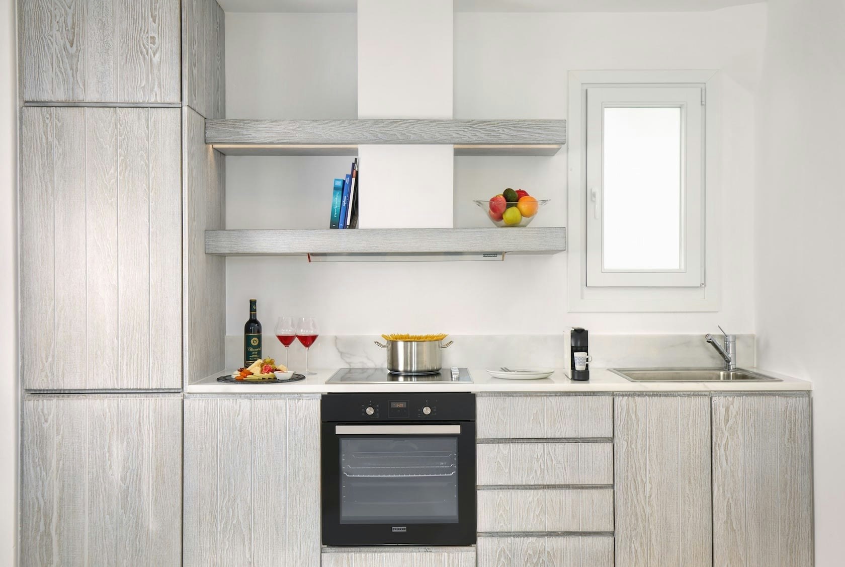 Courtyard 2 Bedroom Maisonette - Kitchen