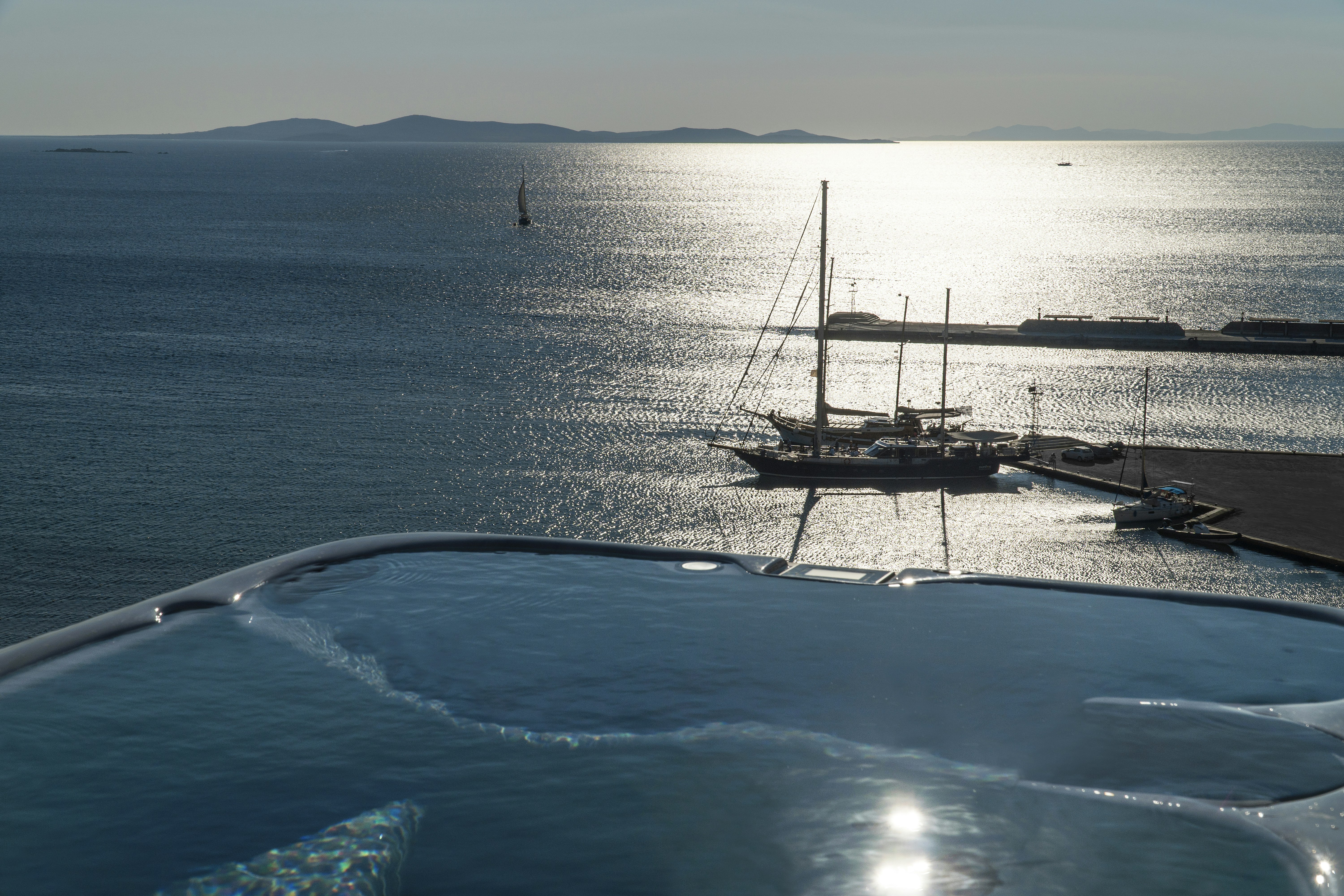 Ambio Jacuzzi Retreat