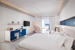 Glam Jacuzzi Retreat