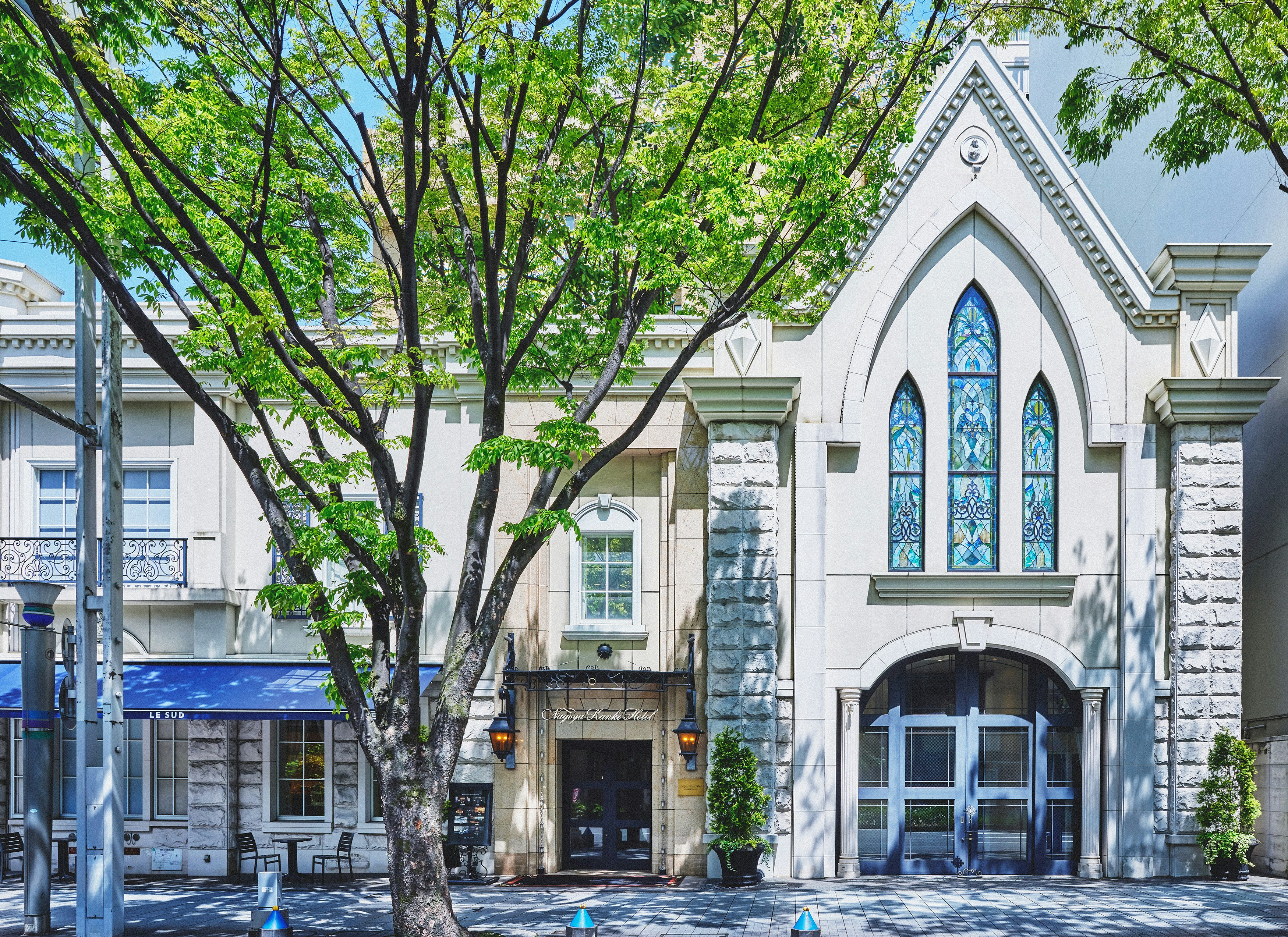Hirokoji St. Entrance