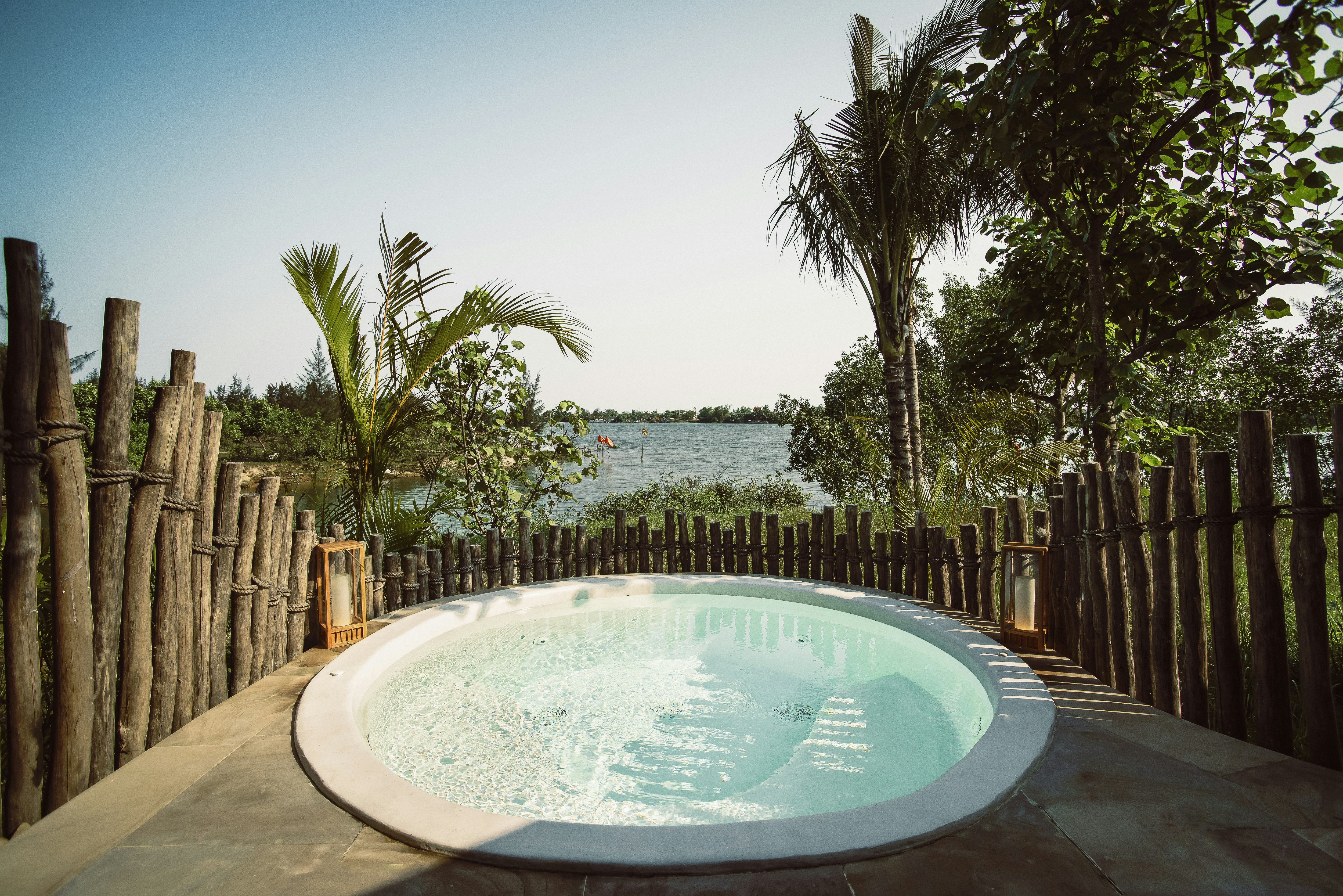 Honeymoon Villa Jacuzzi Namia River Retreat SLH