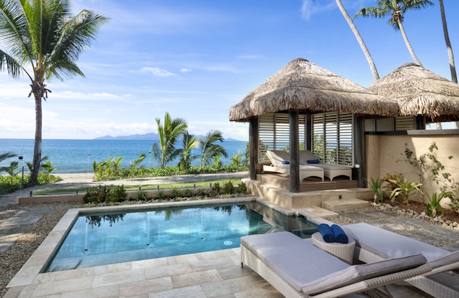 1BR Beachfront Villa - Pool