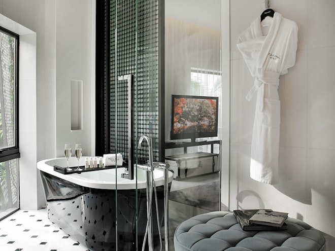 Gabrielle and Camellia - Bathroom