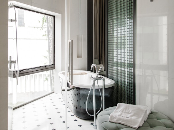 Gabrielle and Camellia - Bathroom