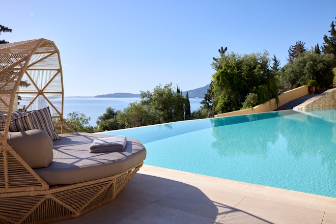 Aquavit Pool Bar