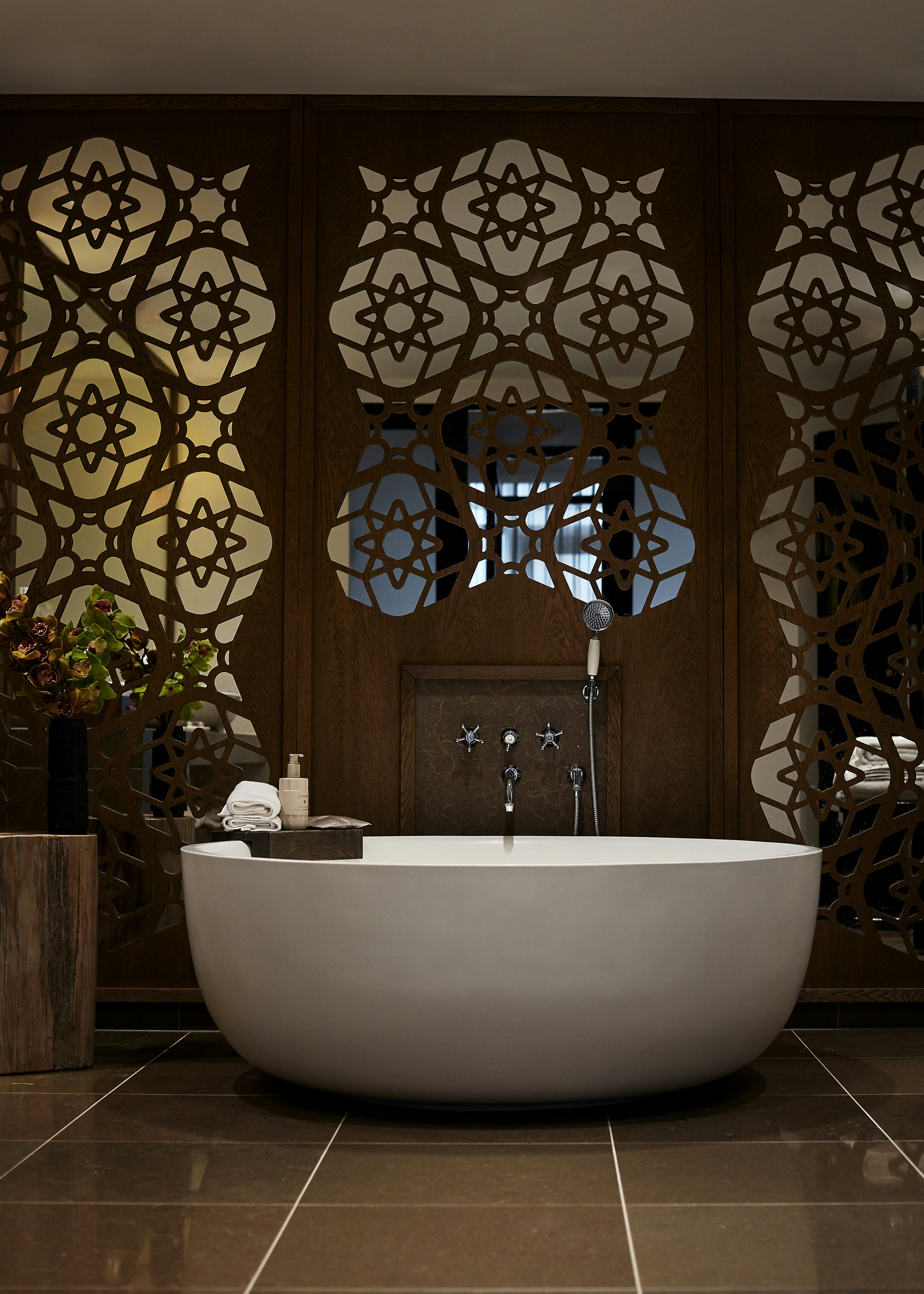 Executive Suite - Bathtub