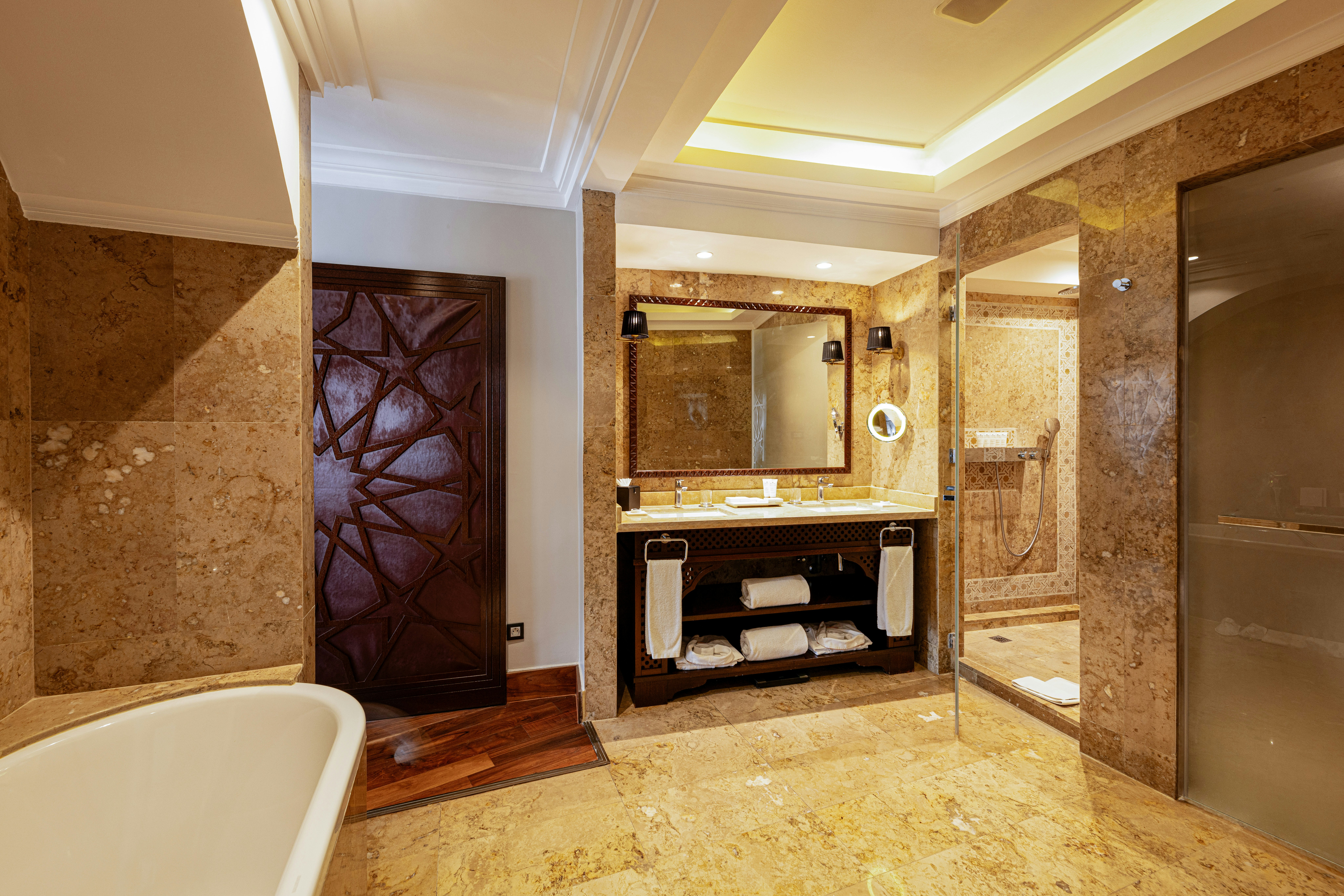 Deluxe One Bedroom Suite - Bathroom