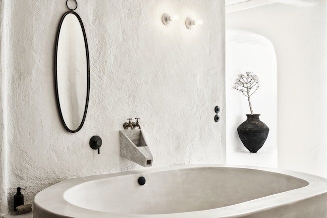 Cave Suite with Private Pool and Yard